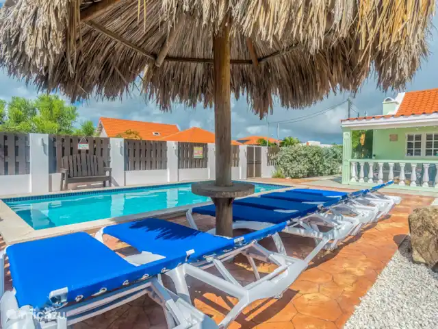 Location de Vacances Aruba, Paradera, Modanza, villa - Villa La Granda La piscine avec 6 transats