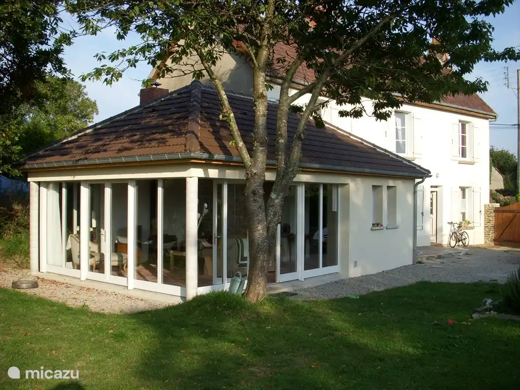 Ferienhaus Geräumiges Ferienhaus an der Küste in Angoville-sur-Ay