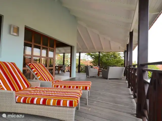 Blue Bay Beach Villa - Piscine et plage | Curaçao, Curaçao-Centre, Blue Bay - villa Se prélasser sur le grand porche avec vue !