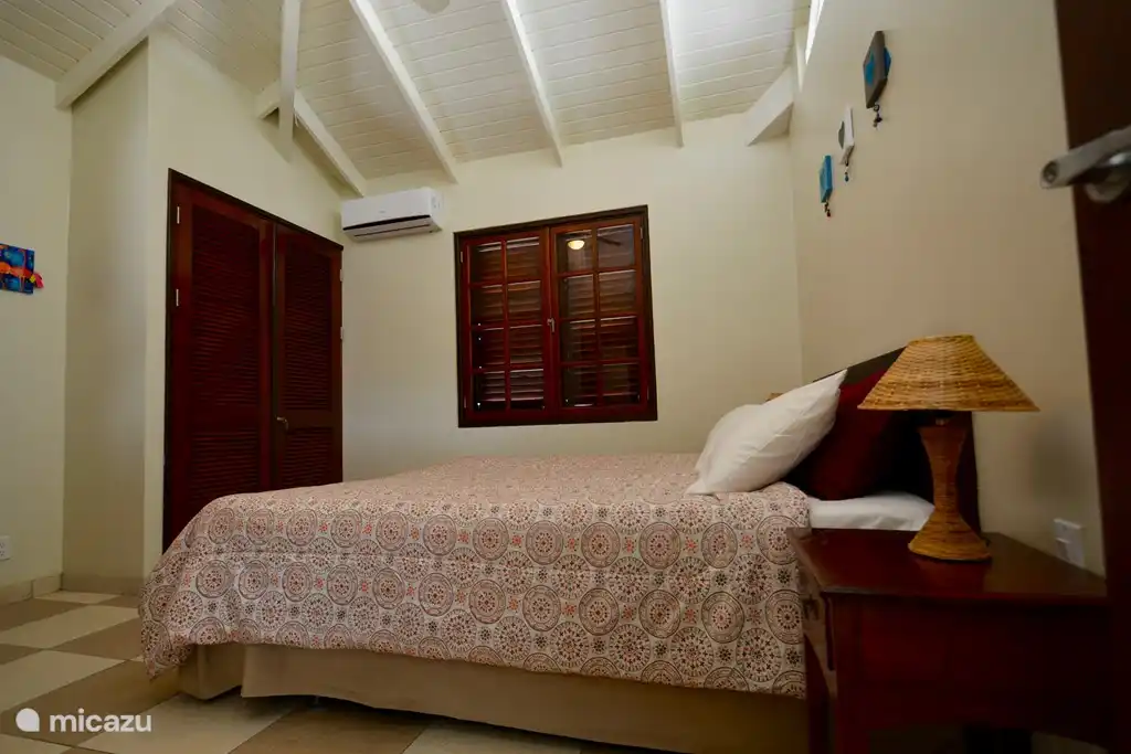 La villa - chambre avec 2 lits simples (peut également se transformer en 1 lit king)