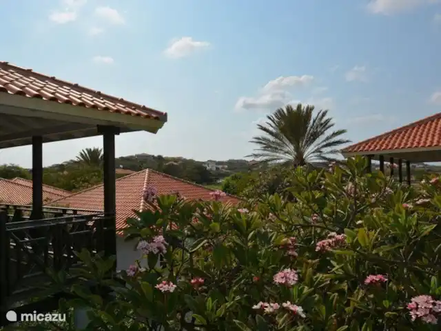 Blue Bay Beach Villa - Piscine et plage | Curaçao, Curaçao-Centre, Blue Bay - villa La vue d'un côté de la véranda de la villa supérieure