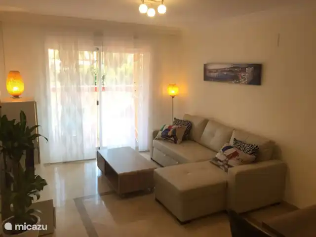 Location de Vacances Espagne, Costa del Sol, Benalmádena, appartement - Appartement ensoleillé sur la plage Farniente dans le salon quand il fait un peu trop froid dehors...
