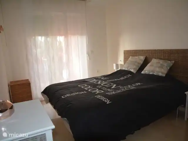Location de Vacances Espagne, Costa del Sol, Benalmádena, appartement - Appartement ensoleillé sur la plage Chambre 1 avec accès terrasse