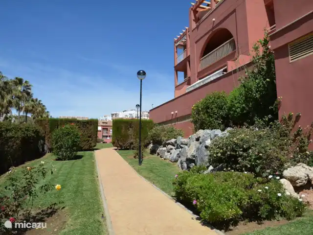 Location de Vacances Espagne, Costa del Sol, Benalmádena, appartement - Appartement ensoleillé sur la plage Accès au jardin et à la piscine