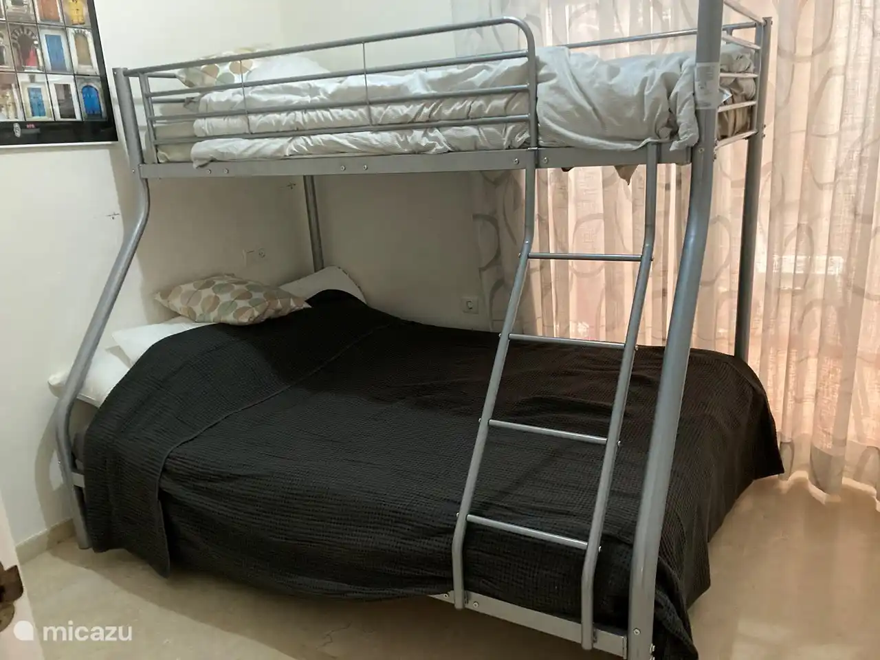 Tweede slaapkamer, met stapelbed: bovenaan 1-persoons; onderaan 2-persoonsbed van 1.40m breed