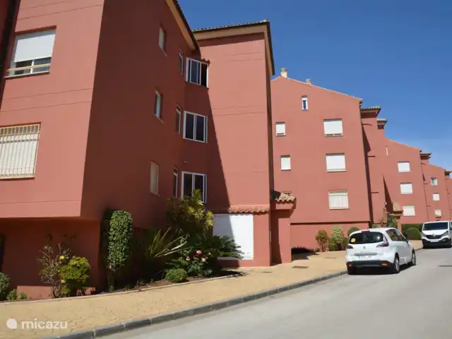 Location de Vacances Espagne, Costa del Sol, Benalmádena, appartement - Appartement ensoleillé sur la plage Entrée du bloc 1, avec parking devant la porte