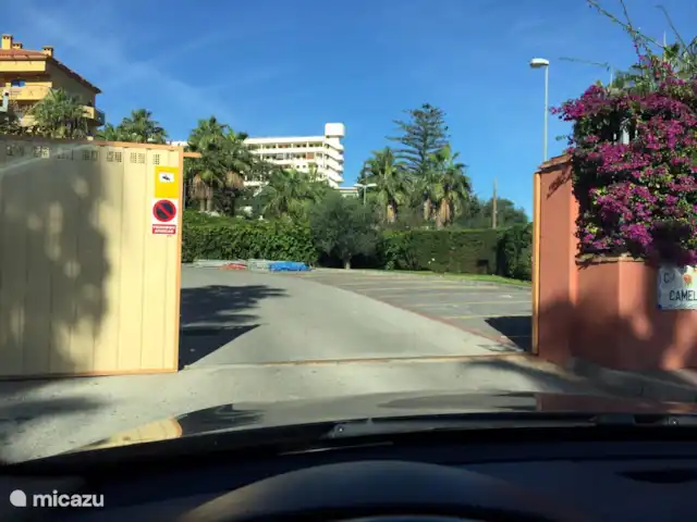 Location de Vacances Espagne, Costa del Sol, Benalmádena, appartement - Appartement ensoleillé sur la plage Portail d’entrée automatique de l’entrée principale