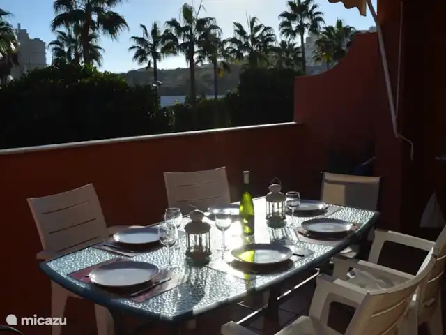 Location de Vacances Espagne, Costa del Sol, Benalmádena, appartement - Appartement ensoleillé sur la plage Repas en plein air confortable - auvent si vous voulez vous protéger du soleil