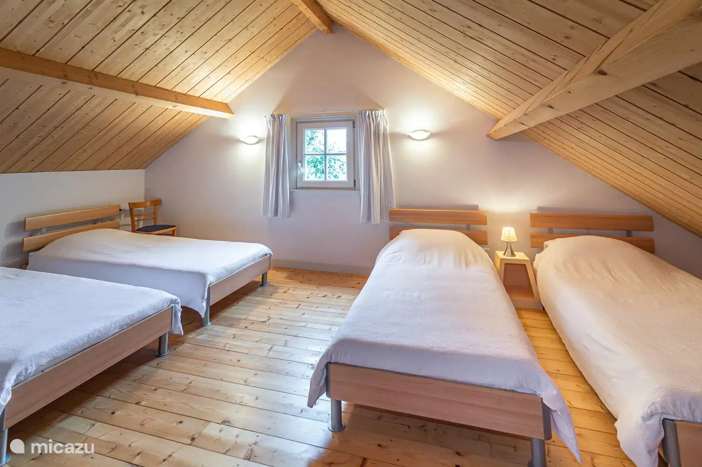 Dachboden mit 4 Schlafplätzen