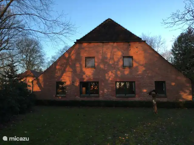 Westmarkhof huren in Duitsland, Nedersaksen, Barssel - boerderij Zijkant