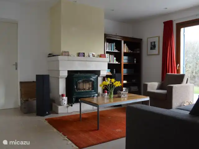 Location de Vacances France, Dordogne, Perigueux, maison de vacances - Maisonlagarde Notre coin salon près du poêle à bois.