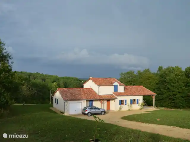 Location de Vacances France, Dordogne, Perigueux, maison de vacances - Maisonlagarde