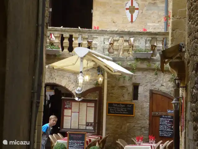 Location de Vacances France, Dordogne, Perigueux, maison de vacances - Maisonlagarde Restaurant à Sarlat.
