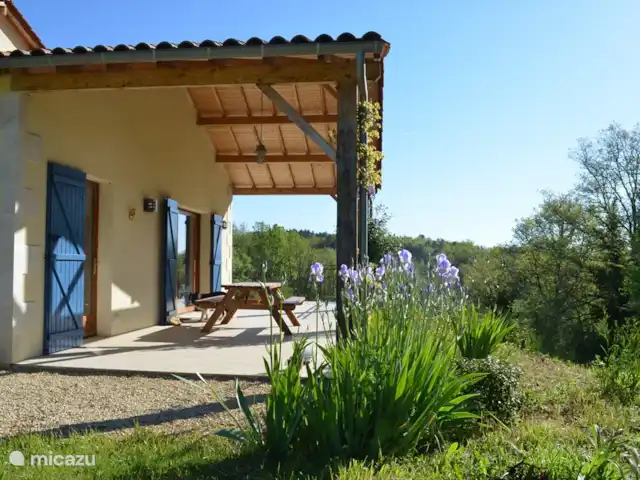 Location de Vacances France, Dordogne, Perigueux, maison de vacances - Maisonlagarde La terrasse couverte de Maisonlagarde.