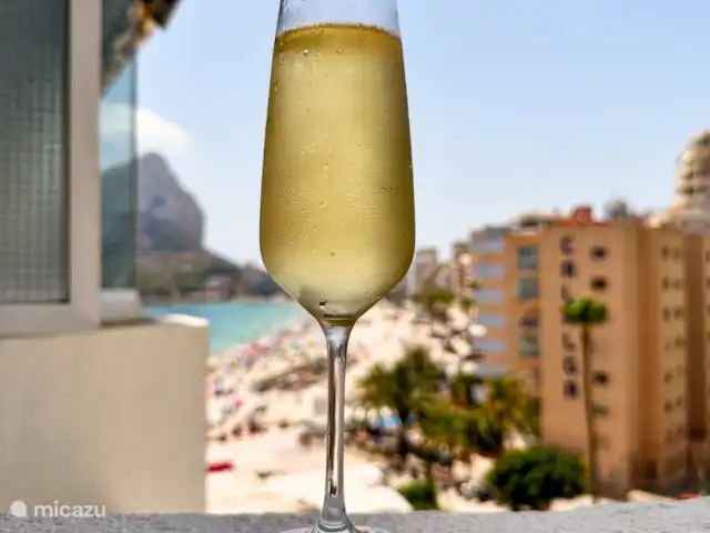 Location de Vacances Espagne, Costa Blanca, Calpe, appartement - Maison Delmolino C’est l’heure du cava à Calpe !