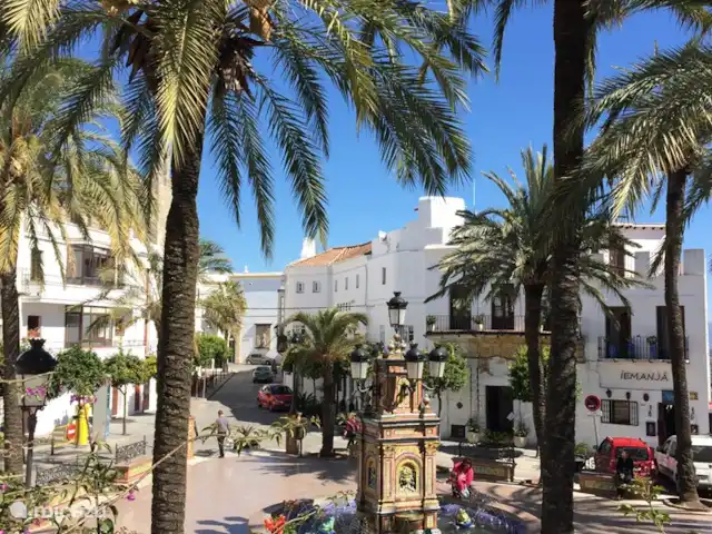 vivienda urbana en España, Andalucía, Vejer de la Frontera – Casa Azulén plaza de españa