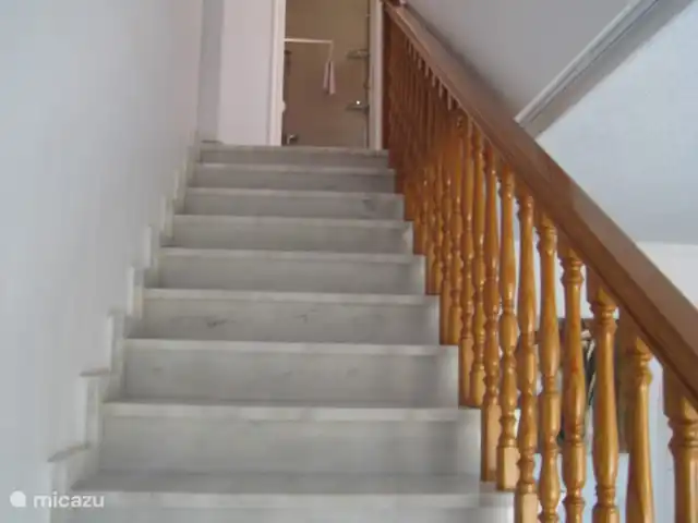 Location de Vacances Espagne, Costa Blanca, Ciudad Quesada, villa - Casa Vista del Mar Escaliers en marbre au dernier étage.