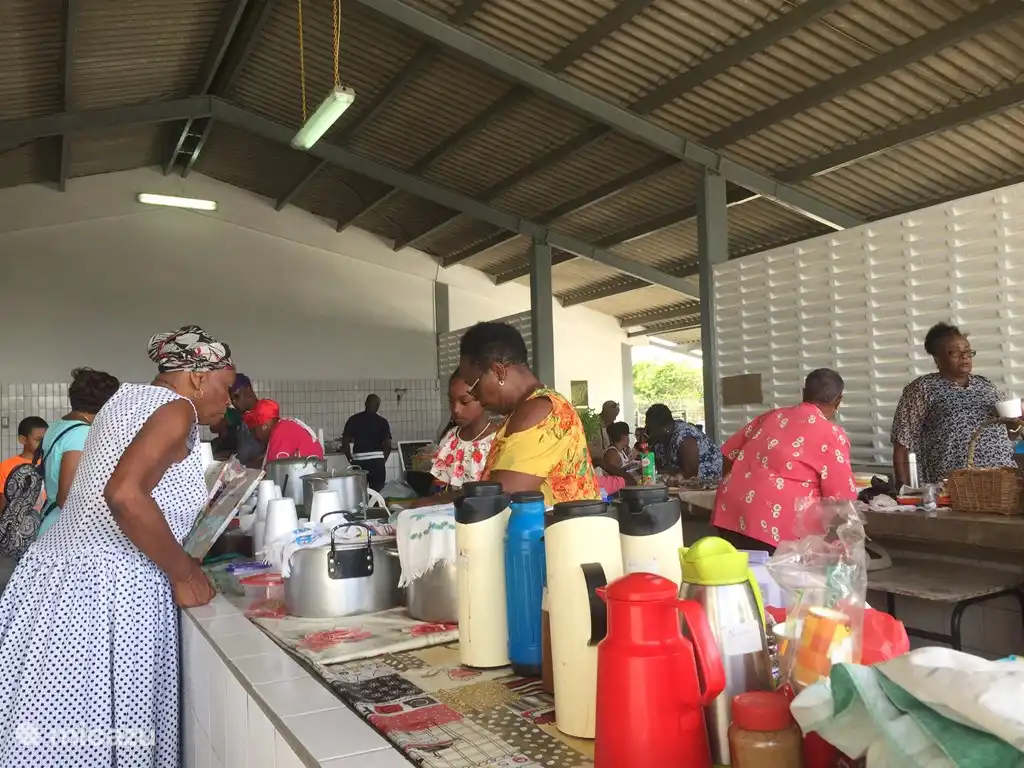 Marché du dimanche des barbiers