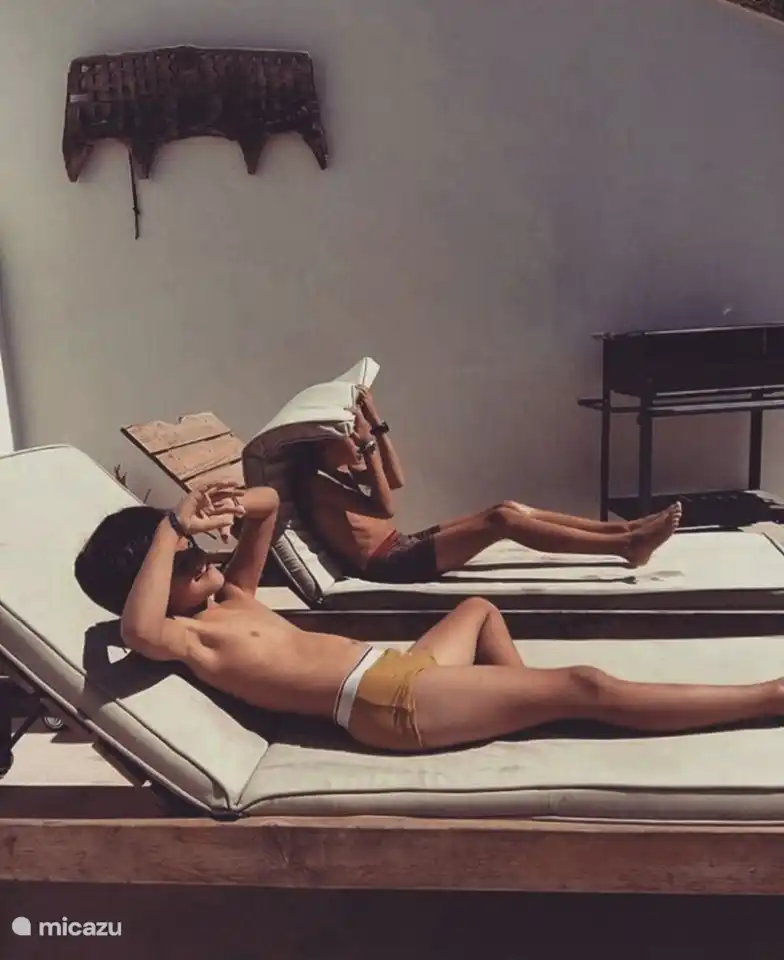 Suffisamment de terrasses pour s'allonger au soleil ou à l'abri du soleil et se détendre