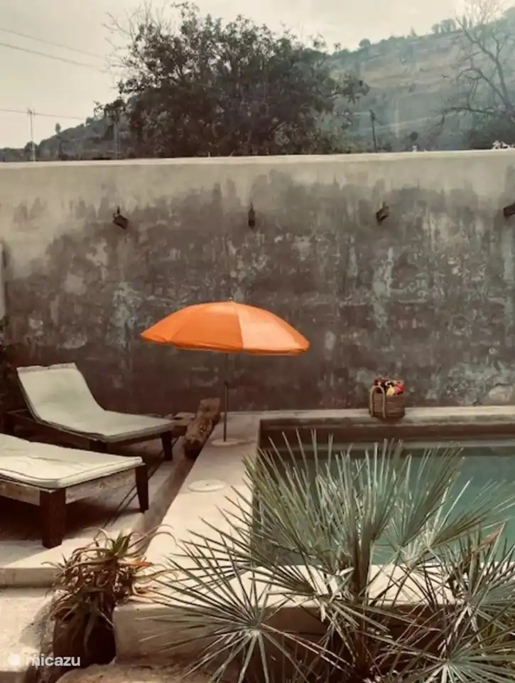 photo prise par un de nos invités,
le mur en arrière-plan ne cesse de changer de couleur !