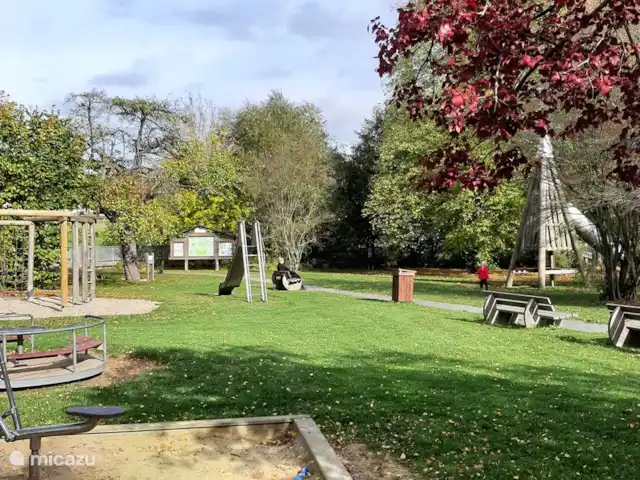 Vélos électriques de randonnée *The Apple Blossom* | Allemagne, Sauerland, Frankenau - maison de vacances Ici, les enfants peuvent profiter de beaux équipements de jeux