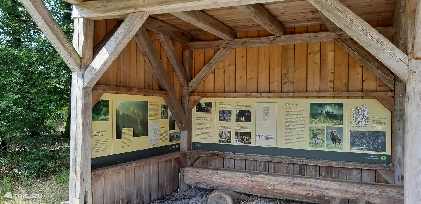 Entlang des Weges finden Sie Rastplätze mit Informationen