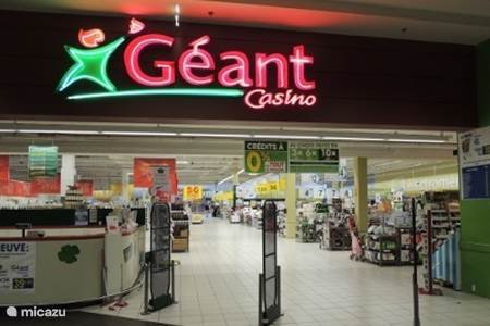 Mega supermarkt Geant Casino Frejus