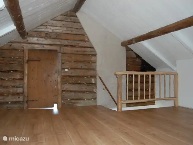 Eskebo | Suède, Västergötland, Torestorp - cabane en bois / lodge palier au 1er étage