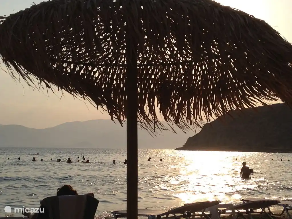 Nafplio: Karatona Strand bei Sonnenuntergang. 10 Minuten von unserem Haus entfernt.