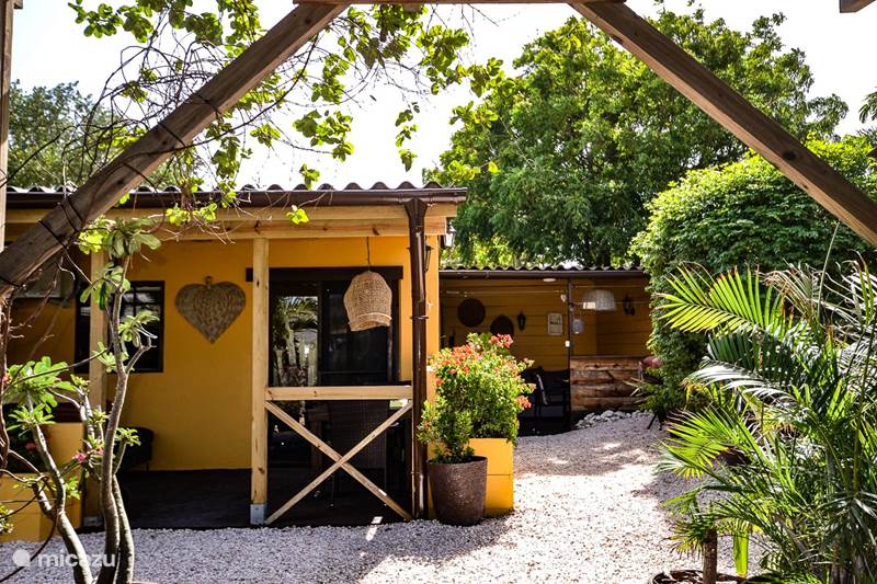 Vacation rental Curaçao, Banda Abou (West), Sint Willibrordus Studio Iguana View Studio Jan Cook Lodges
