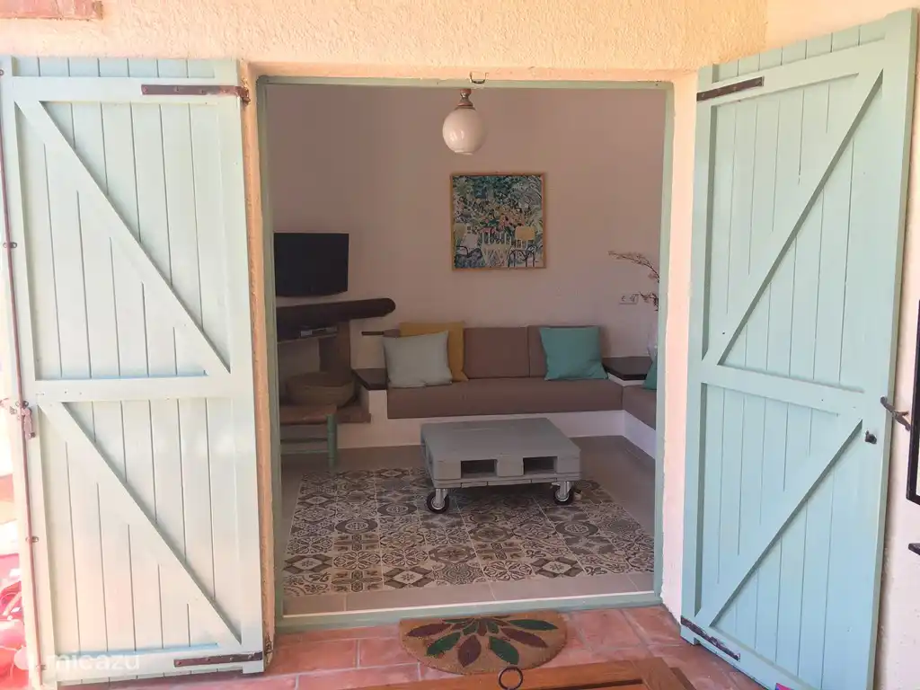 Portes françaises du salon à la terrasse