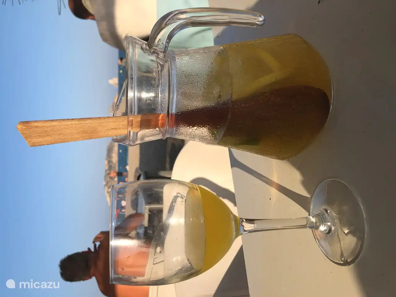 Salitos Beach Club surplombant les îles Medes