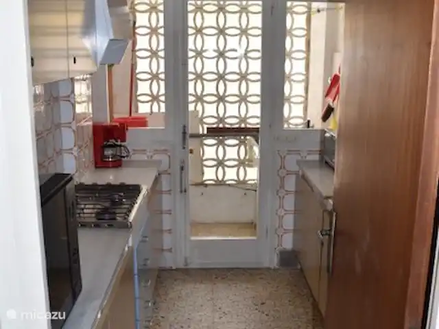 Tramuntane 3 | Espagne, Costa Brava, Colera - appartement Cuisine simple mais bien équipée avec réfrigérateur, cuisinière à gaz et micro-ondes, lave-vaisselle.
Et plus qu'assez de casseroles, poêles et ustensiles de cuisine.