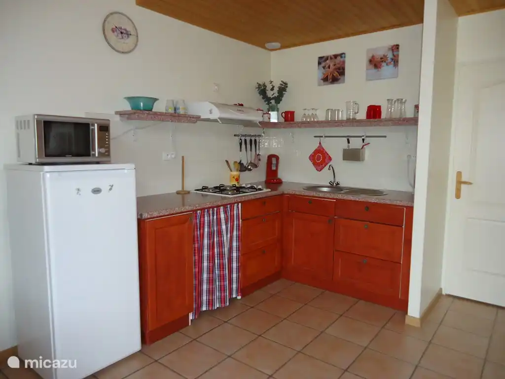 cocina bien equipada con inventario completo