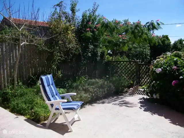 Maison Passerose | France, Vendée, Château-Guibert - maison de vacances beaucoup de verdure et de fleurs