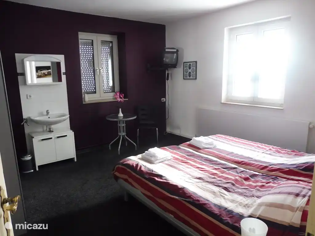 1 bedroom app-6 with shower