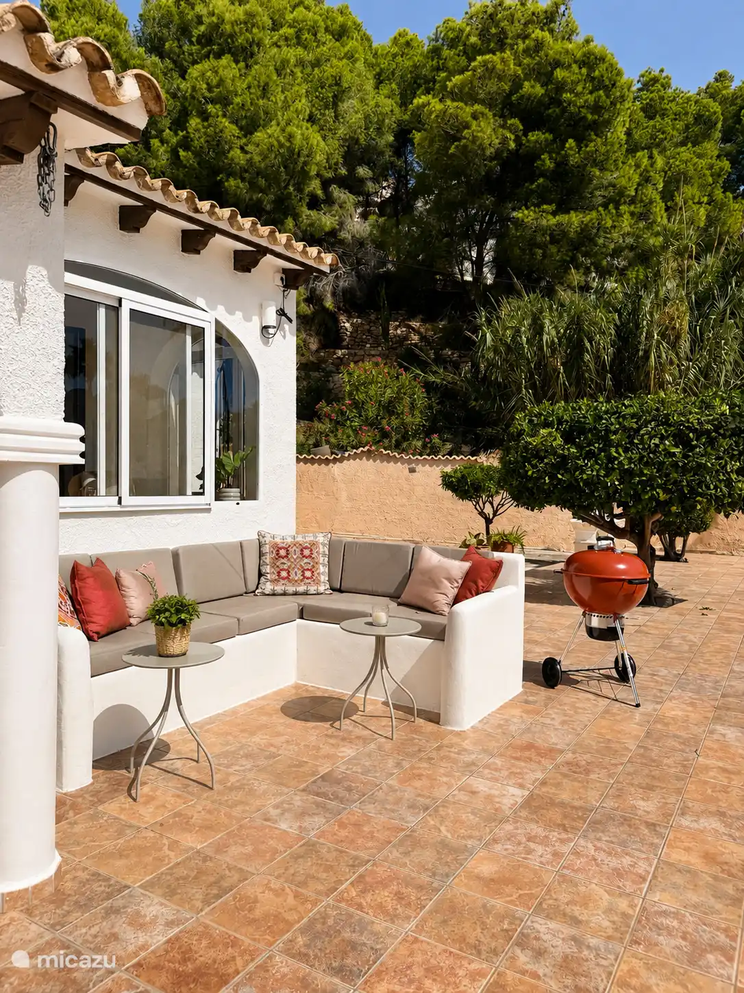 Lovely lounge sofa with sea view