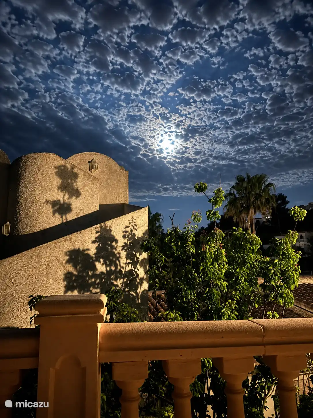 Moonlight on the large terrace 