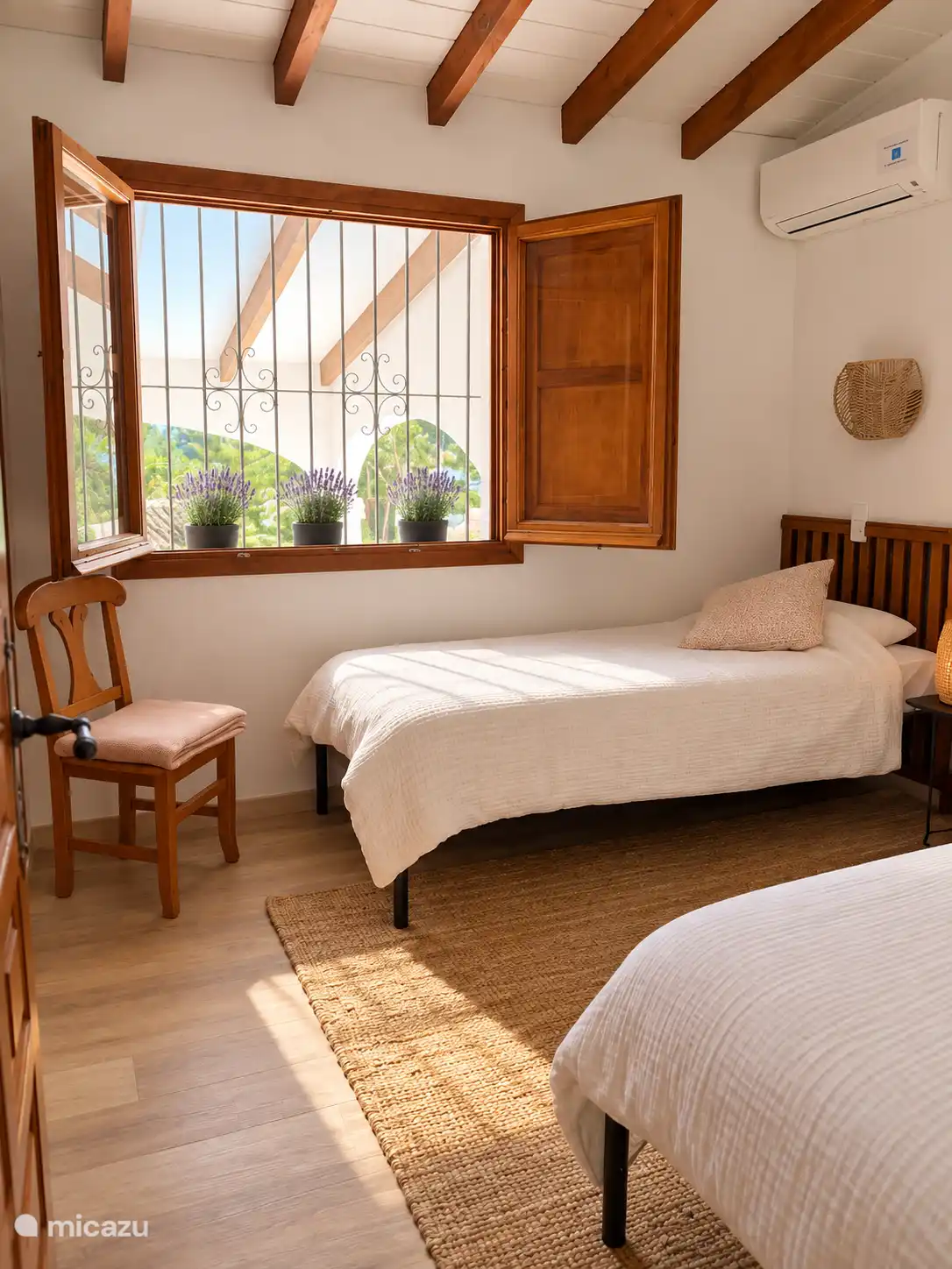 Second bedroom, beds can also be placed next to each other as a double bed