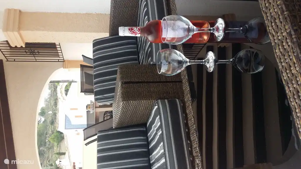 einen Drink in der Lounge