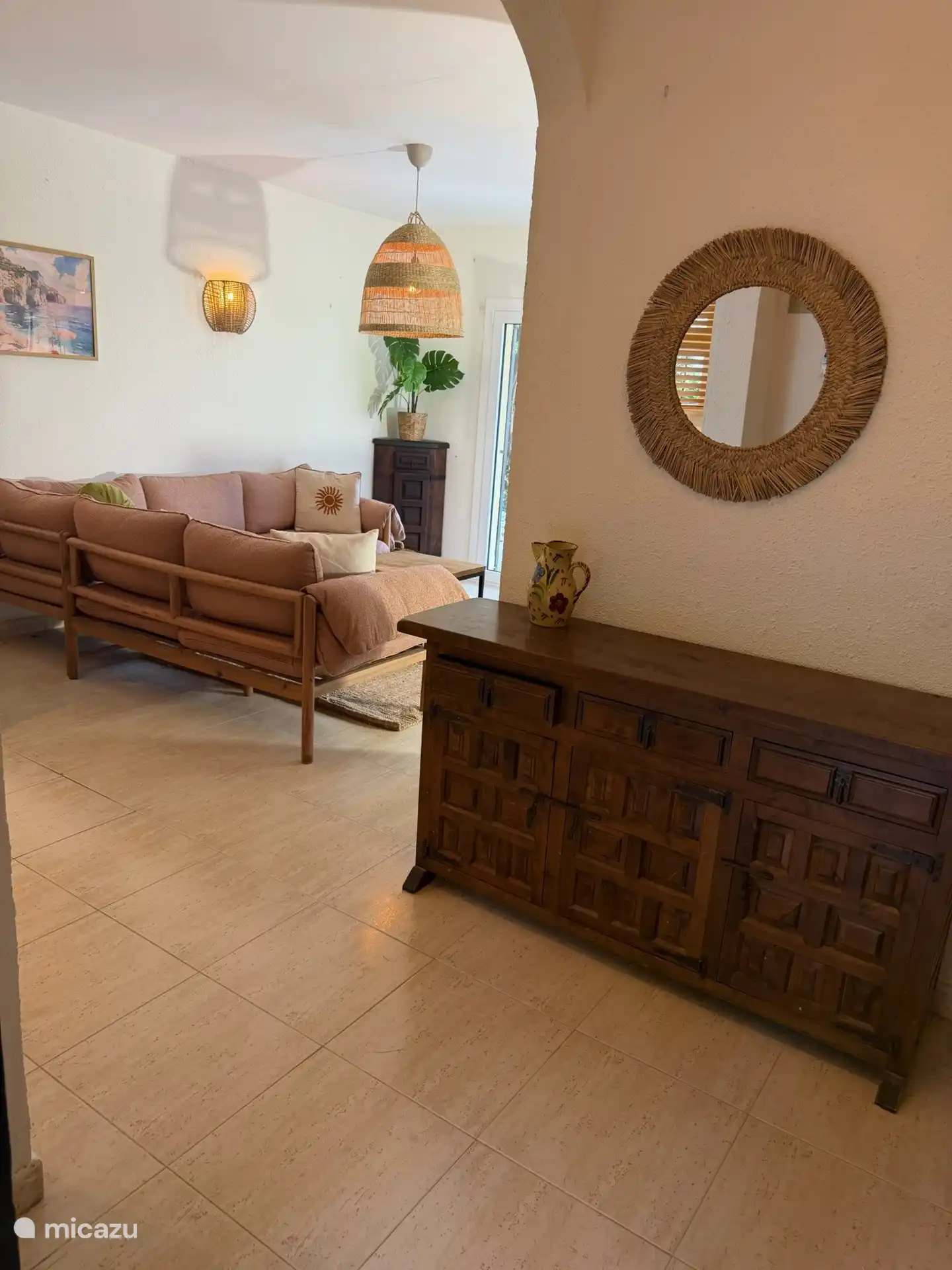 Woonkamer vanuit entree