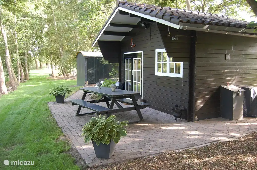 Dahinter ist das Spielfeld