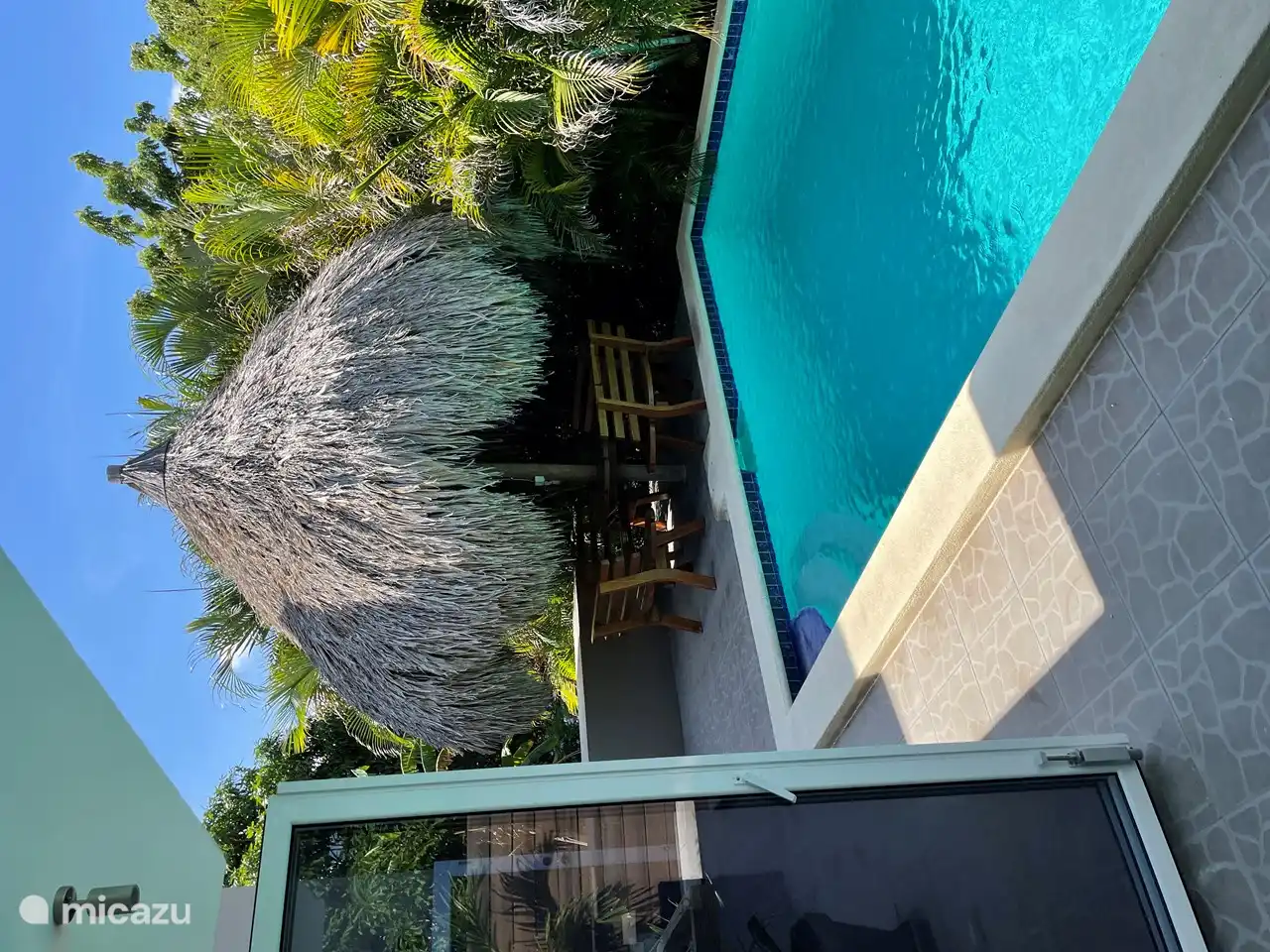 Ein Platz im Schatten unter der Palapa