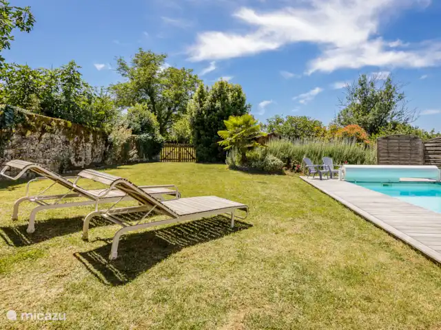 Location de Vacances France, Dordogne, La Bachellerie, maison de vacances - Del Teil Le jardin