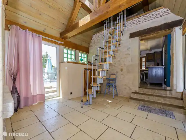 Location de Vacances France, Dordogne, La Bachellerie, maison de vacances - Del Teil Escalier menant au premier étage