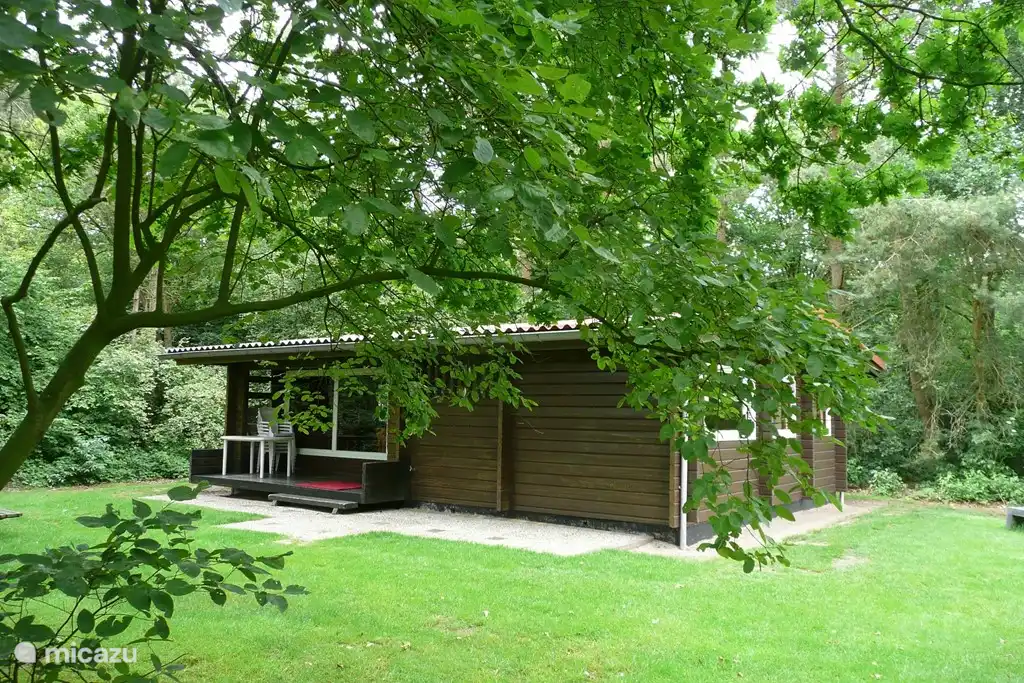 Die Bronze-Eimer in Niederlande, Drenthe, Meppen - Bungalow