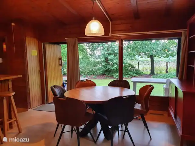 De Bronzen Emmer huren in Nederland, Drenthe, Meppen - bungalow Eettafel