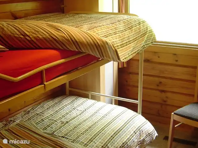 De Bronzen Emmer huren in Nederland, Drenthe, Meppen - bungalow Slaapkamer met stapelbed