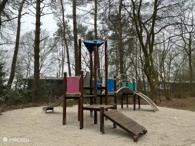 De Bronzen Emmer huren in Nederland, Drenthe, Meppen - bungalow Speeltuin tussen de bungalows