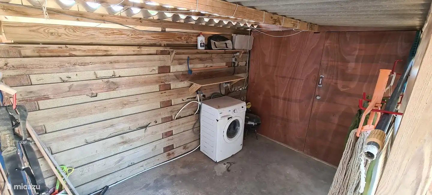 Grand cabanon avec machine à laver